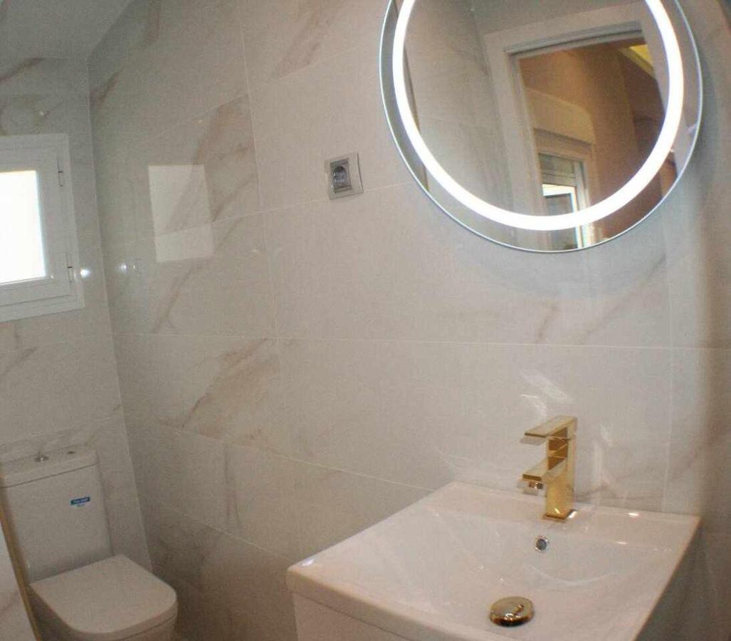 Apartamento con terraza céntrico moderno Nuevo Madrid Exterior foto
